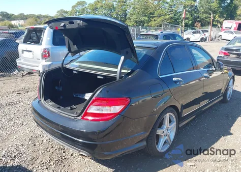 2011 Mercedes-Benz C 300 Luxury 4Matic/Sport 4Matic из США, поврежденный, VIN WDDGF8BB5BR175035